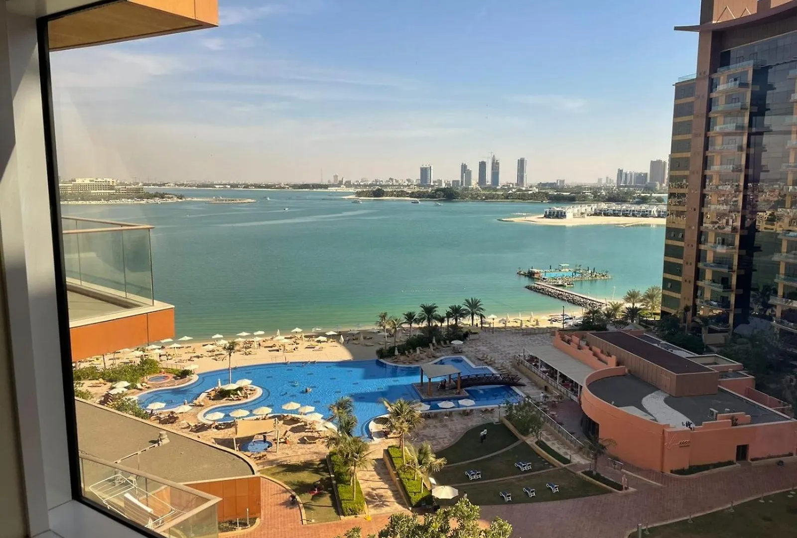Apartment Palm Jumeirah Tiara Residence Ruby 1King And 2 Sofa Beds Dubai United Arab Emirates