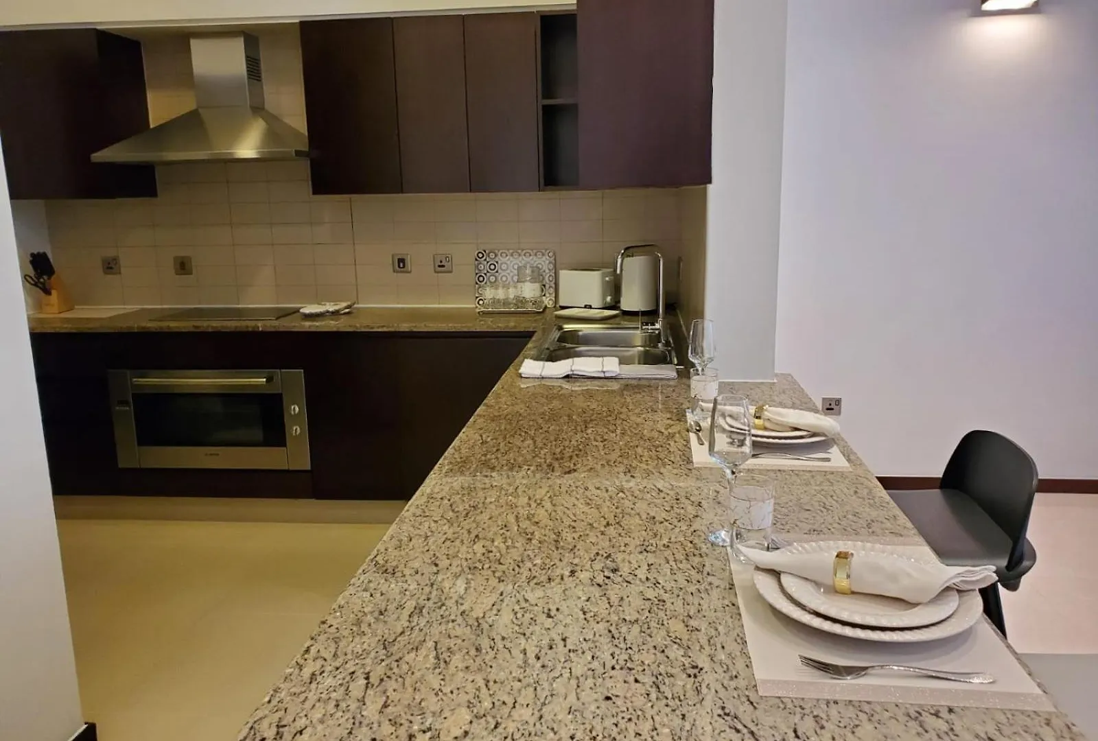 Palm Jumeirah Tiara Residence Ruby 1King And 2 Sofa Beds Dubai