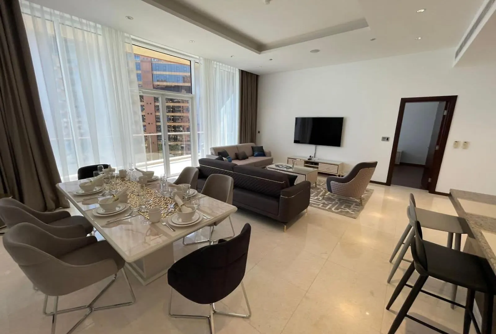 Palm Jumeirah Tiara Residence Ruby 1King And 2 Sofa Beds Dubai