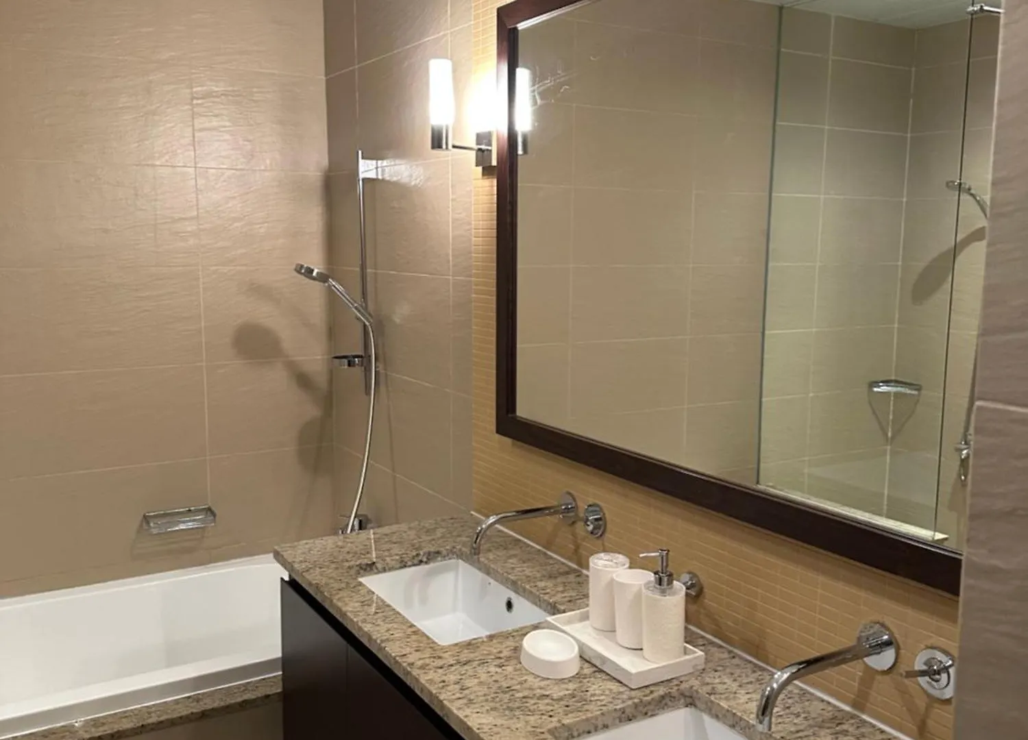 Apartment Palm Jumeirah Tiara Residence Ruby 1King And 2 Sofa Beds Dubai