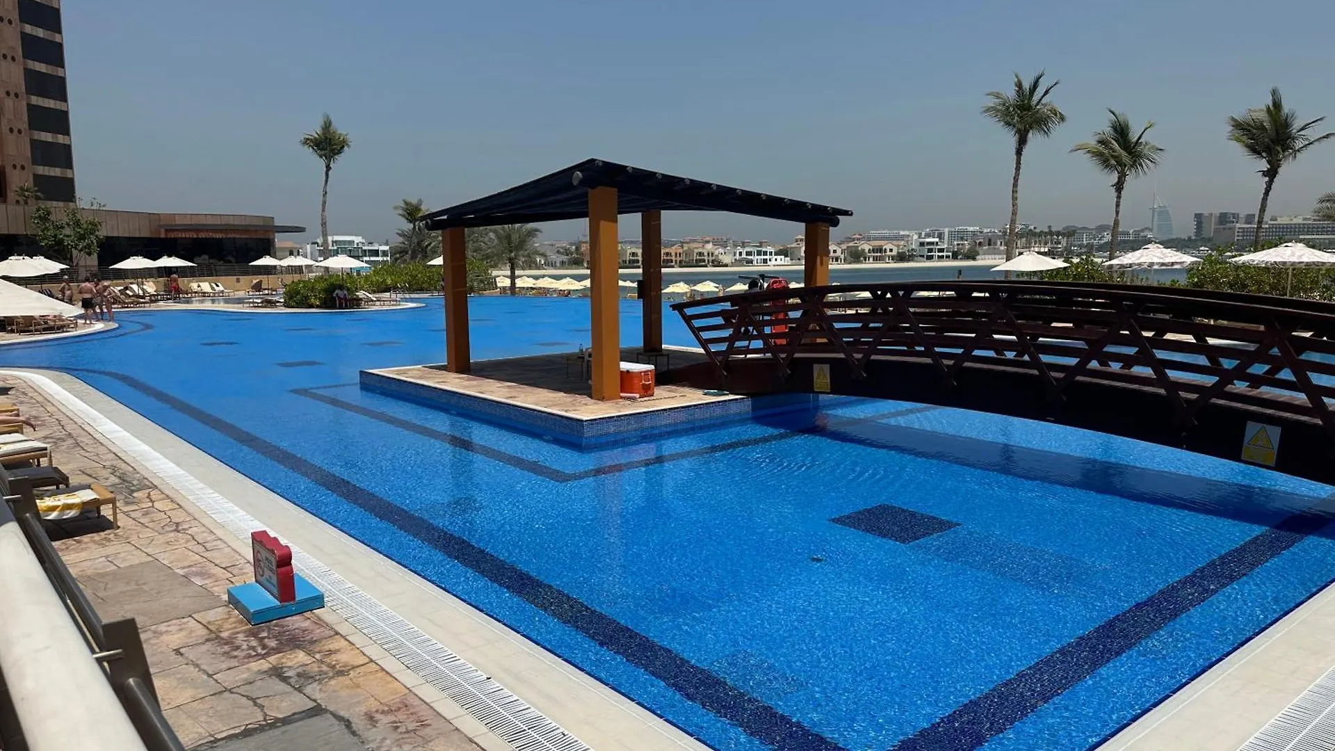 Apartment Palm Jumeirah Tiara Residence Ruby 1King And 2 Sofa Beds Dubai