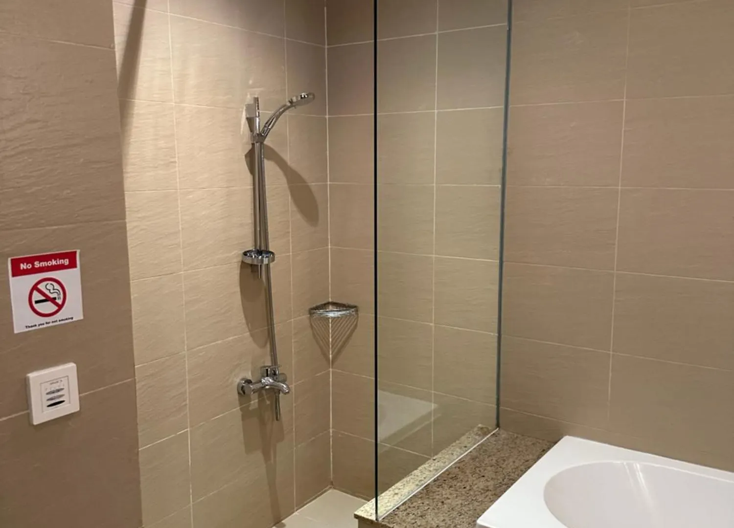 Palm Jumeirah Tiara Residence Ruby 1King And 2 Sofa Beds Dubai